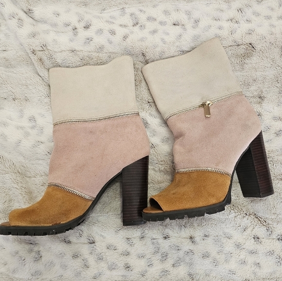 Katy Perry Zip off boots to booties.  Heels.  Convertible peep toes.  SIZE 8.5 - Picture 11 of 13